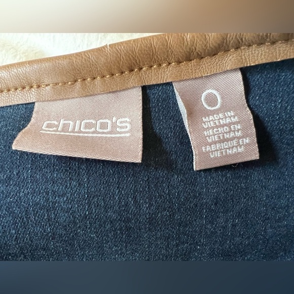 CHICO’S Size 0 Lady’s XS X-Small Dark Denim With Trim Jean Jacket - Picture 2 of 7